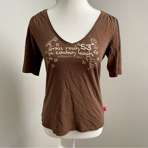 Y2K Levi's Brown Western V Neck T Shirt Size Medium